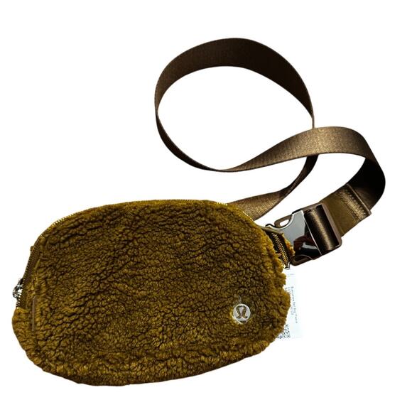 brown lululemon everywhere belt bag Clemson Linen Lululemon Everywhere Belt Bag 1L